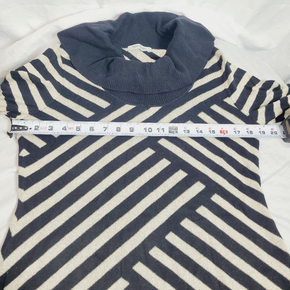 WHITE HOUSE /BLACK MARKET LONGSLEEVE  COWL NECK SWEATER - Picture 5 of 9